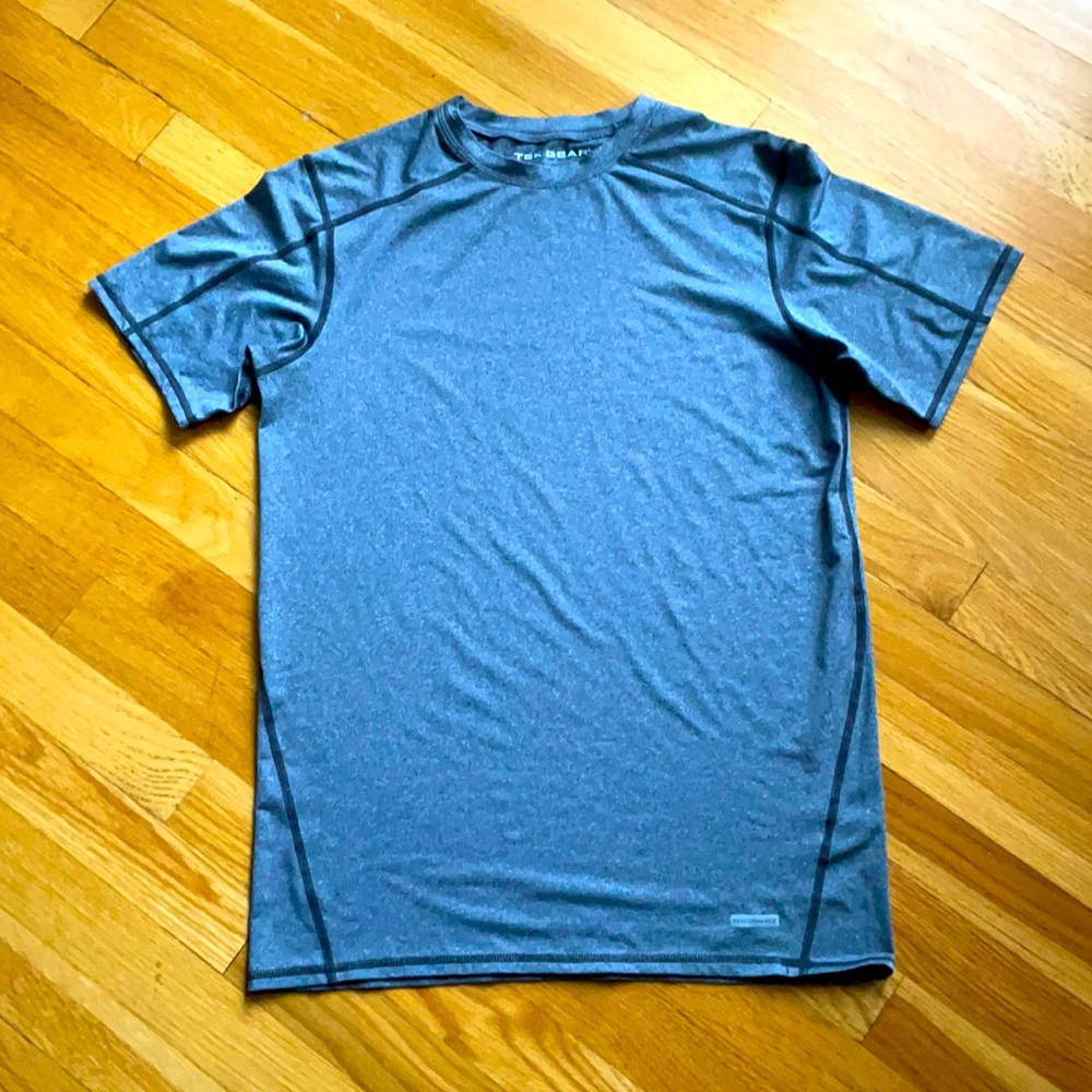 Like New! TEK GEAR Athletic Performance Tee
